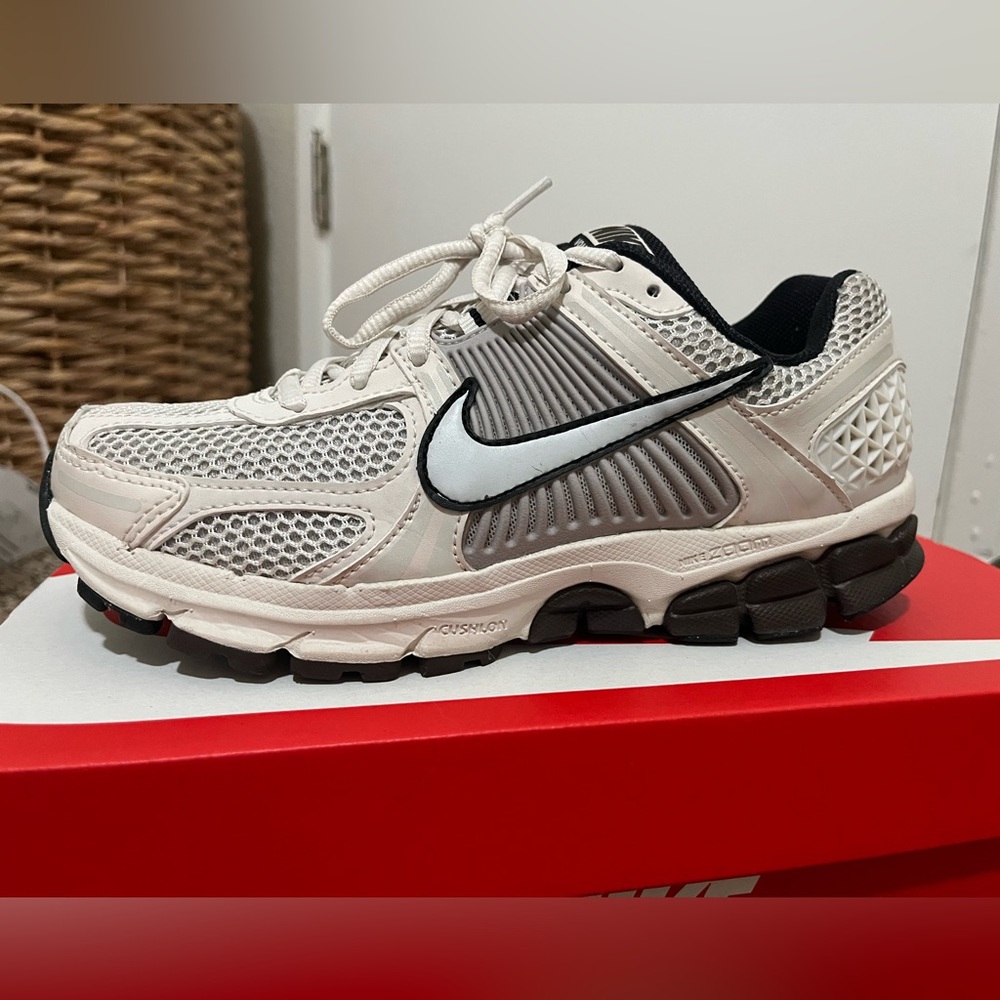 Nike vomero 5